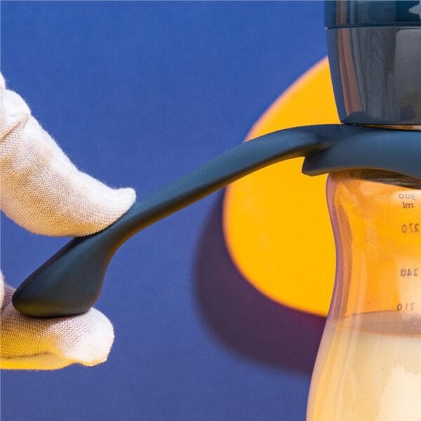 Cute Baby Feeding Bottle - Imej 4