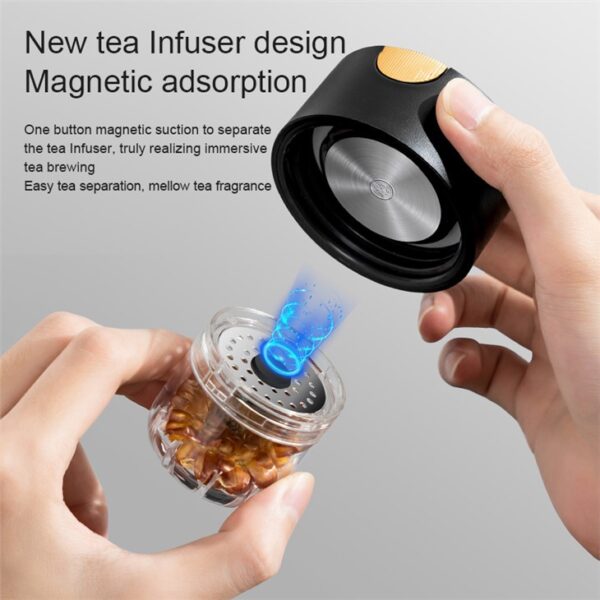 ⁦Glass Bottle With Magnetic Suction Tea Infuser⁩ - الصورة ⁦3⁩