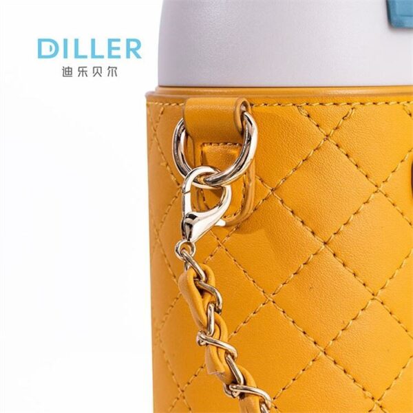 ⁦Insulated Water Bottle With Strap⁩ - الصورة ⁦4⁩