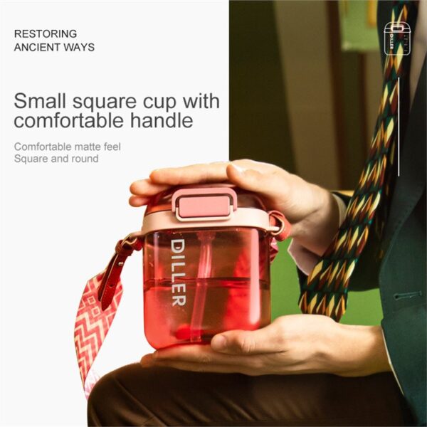 ⁦Square Plastic Straw Water Bottle⁩ - الصورة ⁦5⁩
