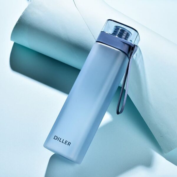 ⁦Square Plastic Water Bottle⁩ - الصورة ⁦2⁩